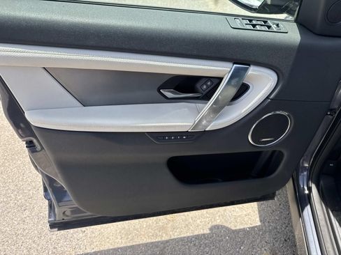 Used 2025 Land Rover Discovery Sport Dynamic SE AWD/4WD image 19