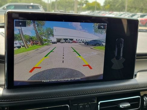 Certified 2022 Lincoln Nautilus FWD w/ Premium Package image 27