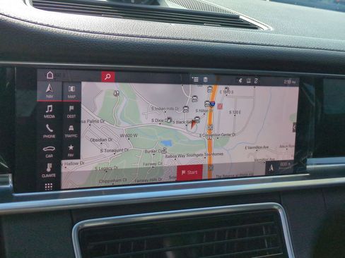 Used 2018 Porsche Panamera 4 image 24