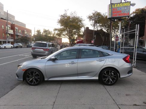 Used 2019 Honda Civic Sport image 6