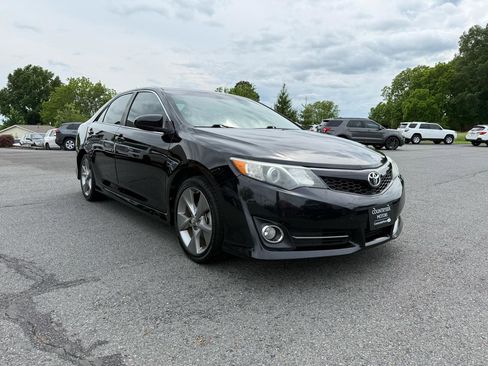 Used 2014 Toyota Camry SE FWD image 8