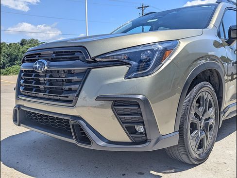 Used 2025 Subaru Ascent Onyx Edition AWD/4WD image 12