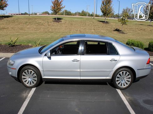 Used 2006 Volkswagen Phaeton V8 AWD/4WD image 10