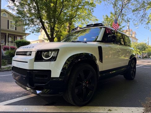 Used 2020 Land Rover Defender 110 AWD/4WD image 2