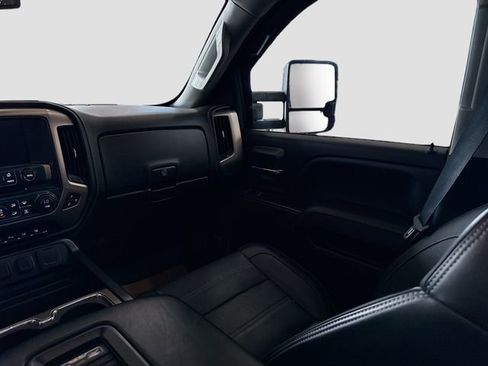 Used 2017 GMC Sierra 3500 Denali w/ Duramax Plus Package AWD/4WD image 25
