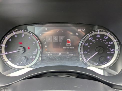 Certified 2023 Toyota Highlander XLE image 30