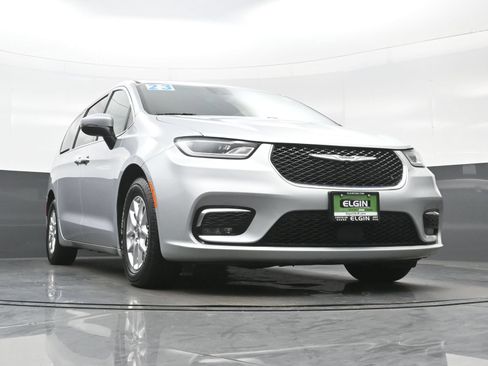 Used 2023 Chrysler Pacifica Touring-L FWD image 36