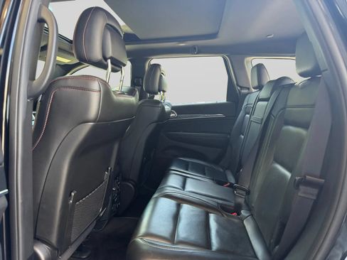 Used 2018 Jeep Grand Cherokee Trailhawk w/ Trailhawk Luxury Group AWD/4WD image 28