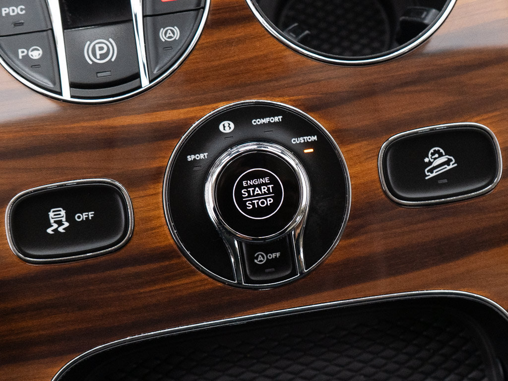 Certified 2022 Bentley Bentayga AWD/4WD image 35