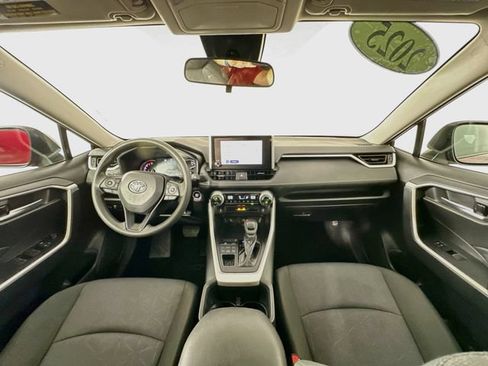 Used 2025 Toyota RAV4 XLE AWD/4WD image 3
