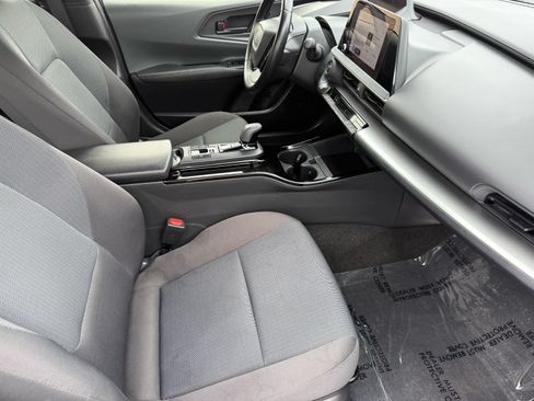 Used 2024 Toyota Prius LE FWD image 30