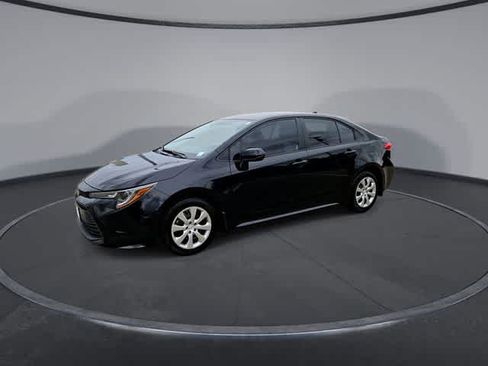 Used 2026 Toyota Corolla LE FWD image 4