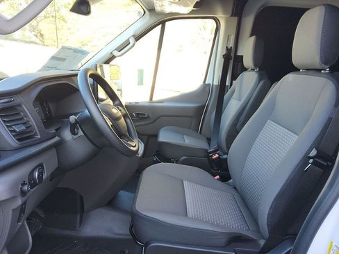 New 2026 Ford Transit 250 148 Medium Roof w/ Load Area Protection Package RWD image 4
