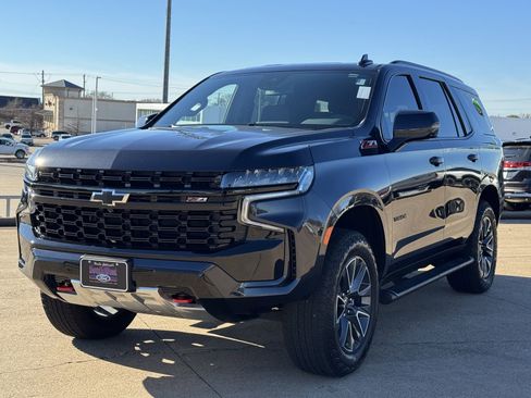 Used 2024 Chevrolet Tahoe Z71 w/ Luxury Package image 8