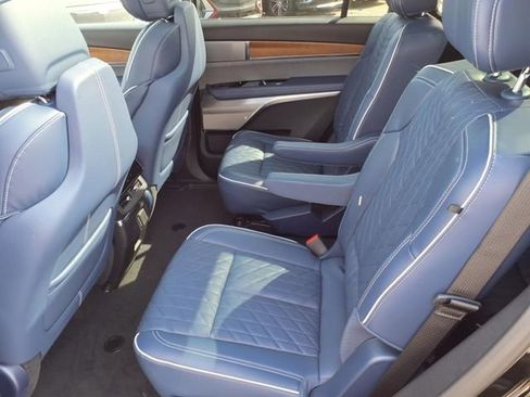 New 2026 Cadillac Vistiq Premium Luxury image 7