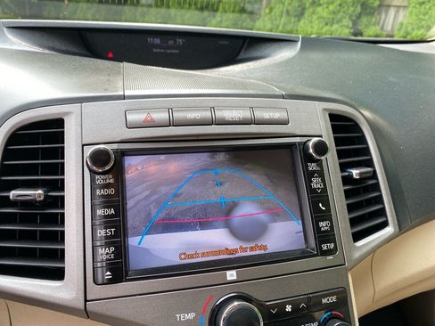 Used 2013 Toyota Venza Limited AWD/4WD image 15