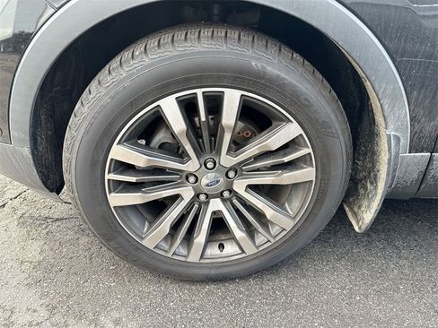 Used 2017 Ford Explorer Platinum image 5