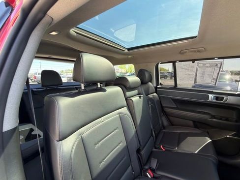 Used 2025 Hyundai Santa Fe Limited AWD/4WD image 22