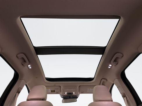 Used 2022 Lincoln Corsair AWD w/ Premium Package image 18