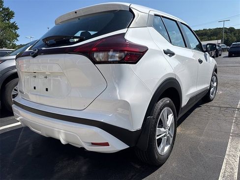 New 2025 Nissan Kicks Play S image 6