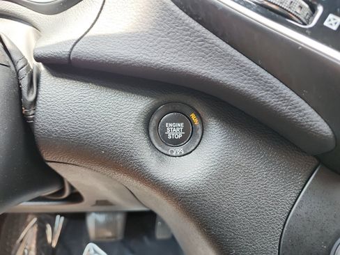 Used 2019 Jeep Cherokee Limited AWD/4WD image 22