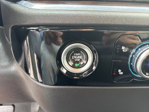 Used 2024 GMC Sierra 1500 SLT image 23