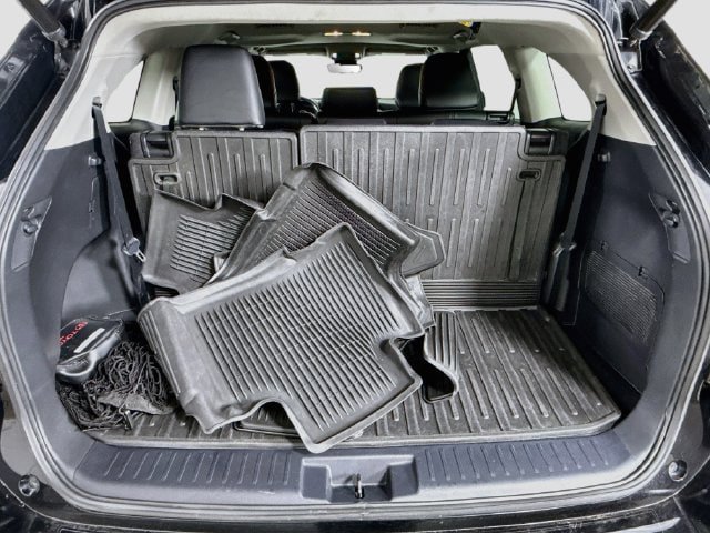 Used 2023 Toyota Highlander XLE FWD image 26