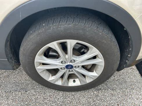 Used 2018 Ford Escape SE AWD/4WD image 3