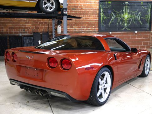 Used 2005 Chevrolet Corvette 2dr Cpe w/ Performance Handling Package image 32