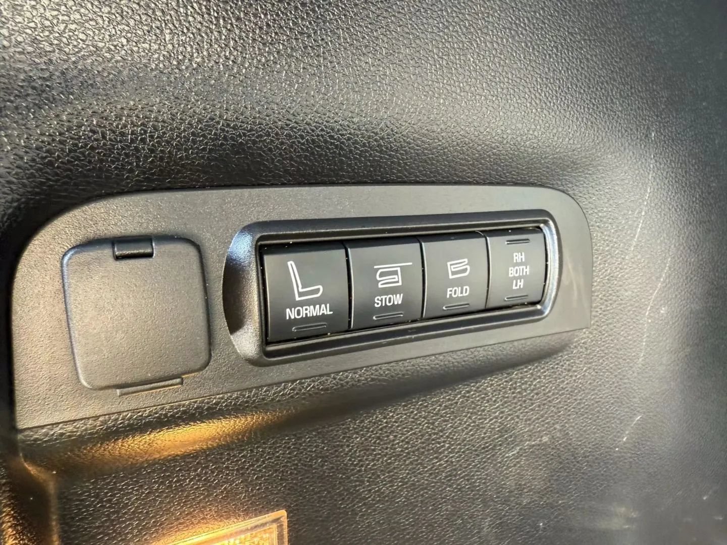 Used 2016 Ford Explorer Sport AWD/4WD image 30