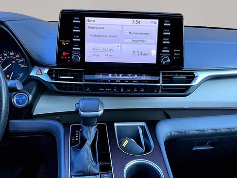 Certified 2023 Toyota Sienna XLE FWD image 7