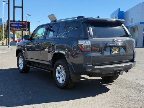 Used 2024 Toyota 4Runner SR5 Premium image 7