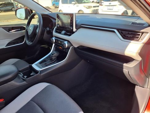 Used 2019 Toyota RAV4 XLE image 16