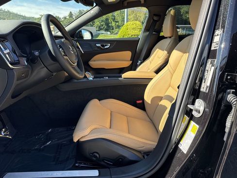 New 2026 Volvo V60 B5 Cross Country Ultra w/ Protection Package Premier image 9