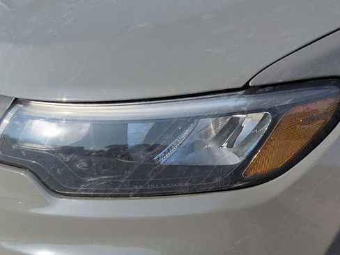 Used 2024 Jeep Compass Latitude w/ Sun and Sound Group AWD/4WD image 5