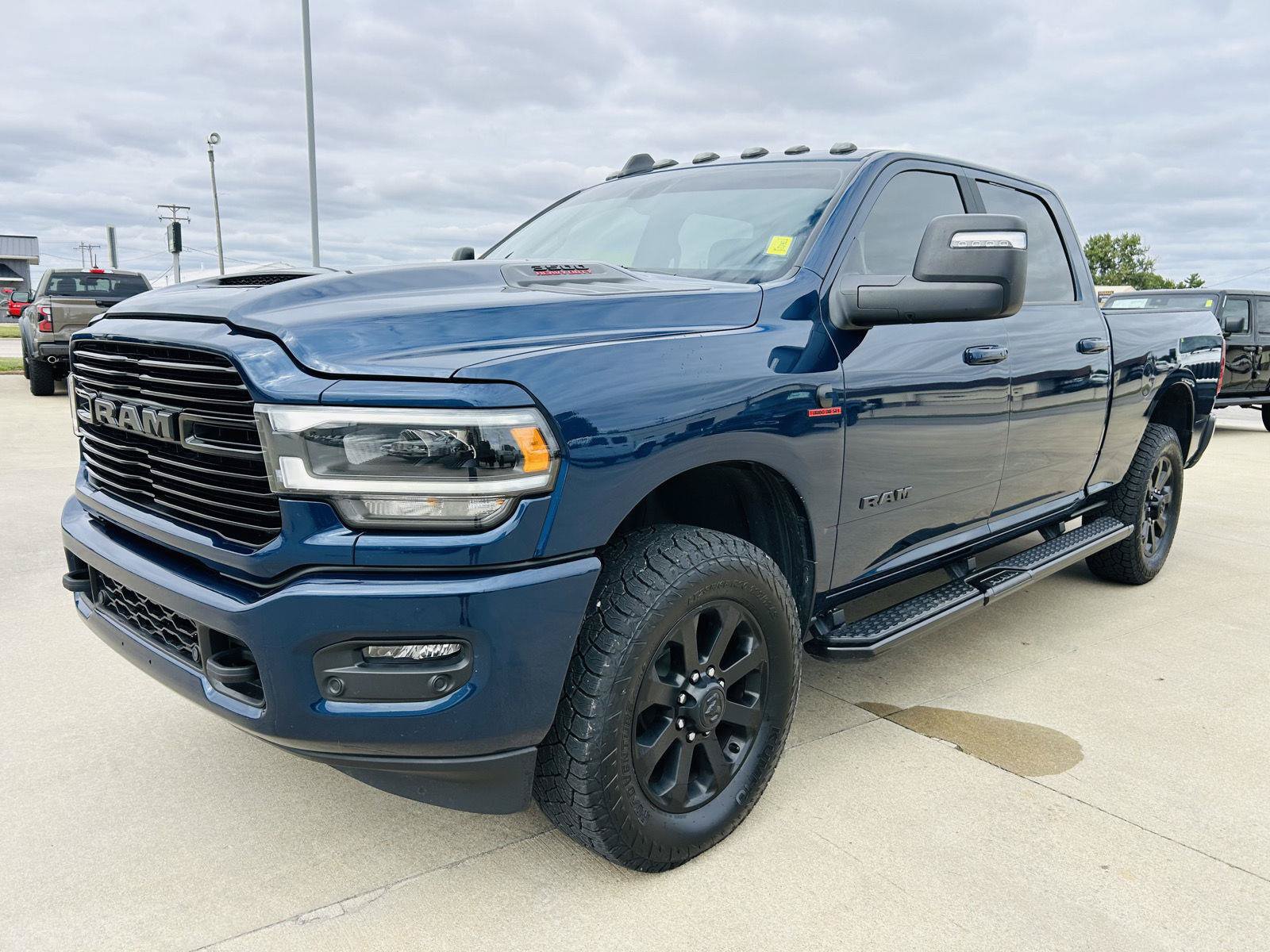 Used 2023 RAM 3500 Laramie AWD/4WD image 36