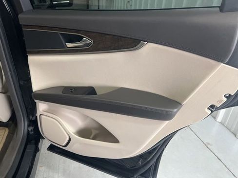 Used 2017 Lincoln MKX Reserve w/ Enhanced Security Package image 18