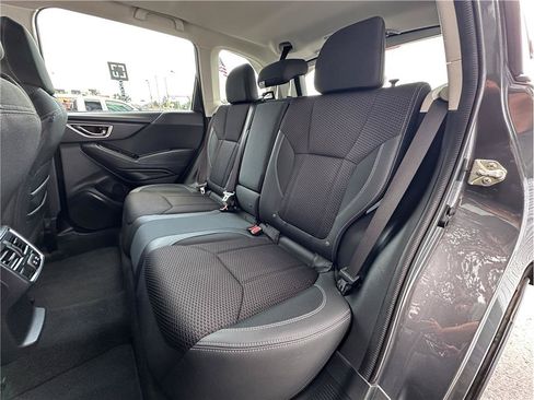 Used 2022 Subaru Forester Premium AWD/4WD image 16