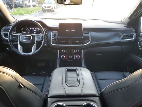 Used 2021 GMC Yukon SLT w/ SLT Premium Package image 11