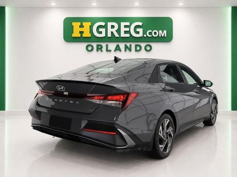 Used 2025 Hyundai Elantra Sport FWD image 6