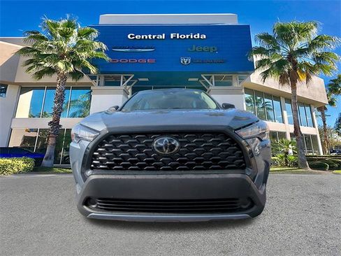 Used 2023 Toyota Corolla Cross L image 3