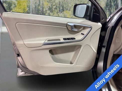 Used 2013 Volvo XC60 3.2 image 19