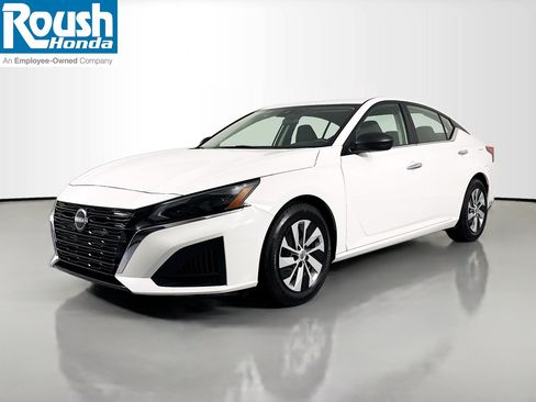 Used 2024 Nissan Altima 2.5 S image 1