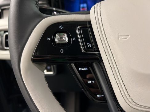 Used 2026 Lincoln Aviator Reserve image 17