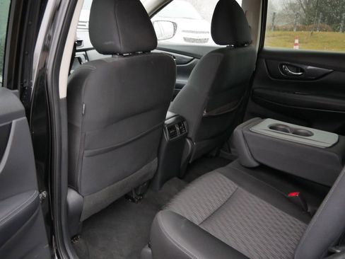 Used 2020 Nissan Rogue SV image 8