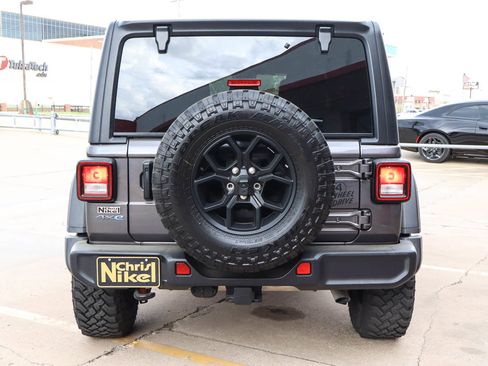 Used 2025 Jeep Wrangler Willys image 13