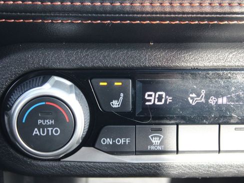 Used 2019 Nissan Kicks SR w/ SR Premium Package image 37