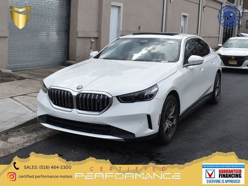 Used 2024 BMW i5 eDrive40i RWD image 1