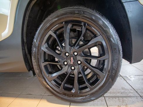 Certified 2023 GMC Terrain SLE w/ Driver Convenience Package image 25