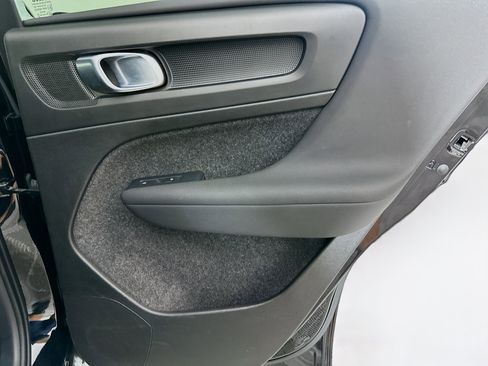 Used 2023 Volvo C40 P8 Recharge Plus AWD/4WD image 31